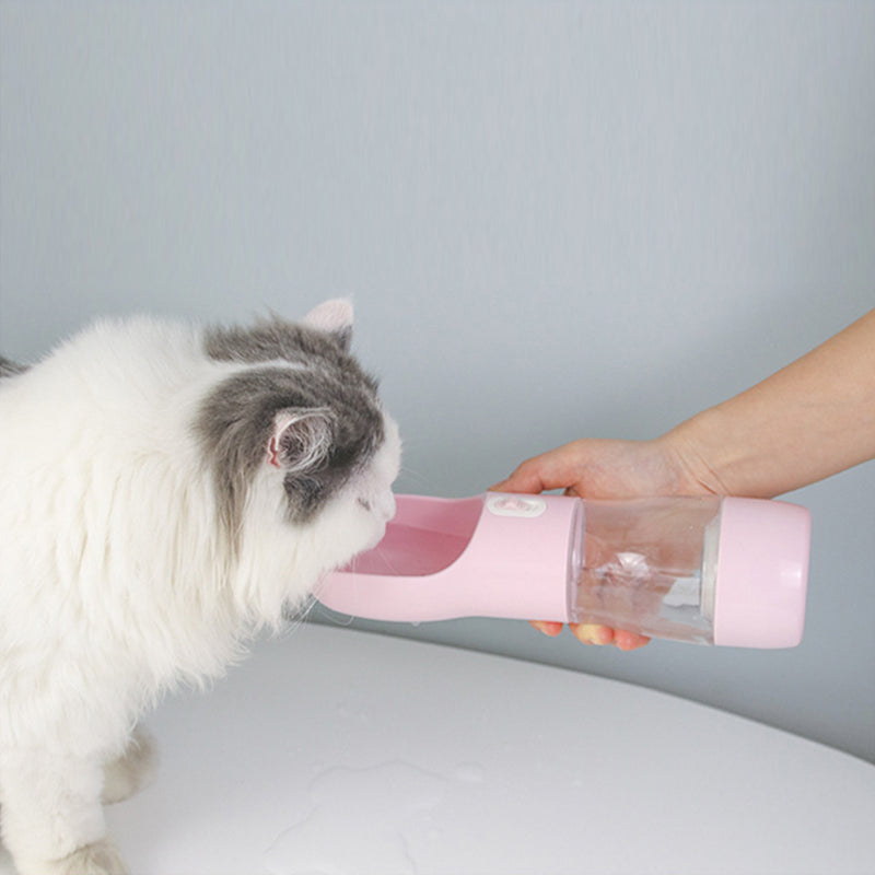 2-in-1 Hundetrinkflasche – Wasser & Futter to go | Auslaufsicher & BPA-frei